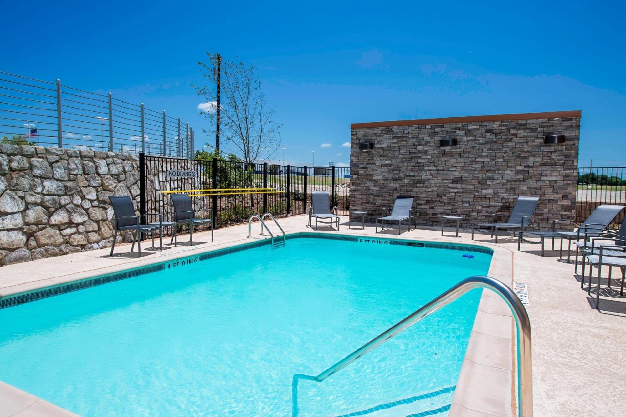Fairfield Inn & Suites By Marriott Dallas Waxahachie Exterior foto